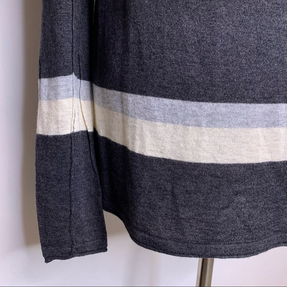 Tommy Bahama gray white striped wool blend cowl neck sweater size Medium - Picture 6 of 12